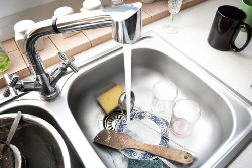 Tips Mudah Atasi Bau Pada Bak Cuci Piring
